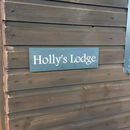Holly'S Lodge Wellington  Exterior photo